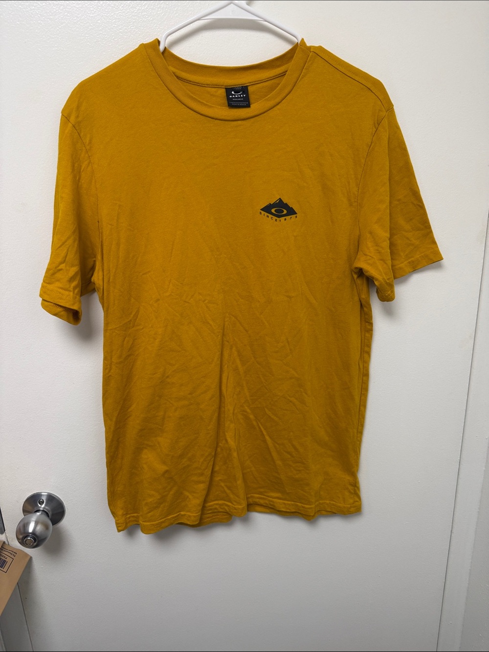 Oakley Men's Mustard Yellow Short-Sleeve Logo Tee